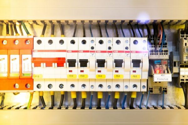 L’importance d’un bon câblage électrique en construction